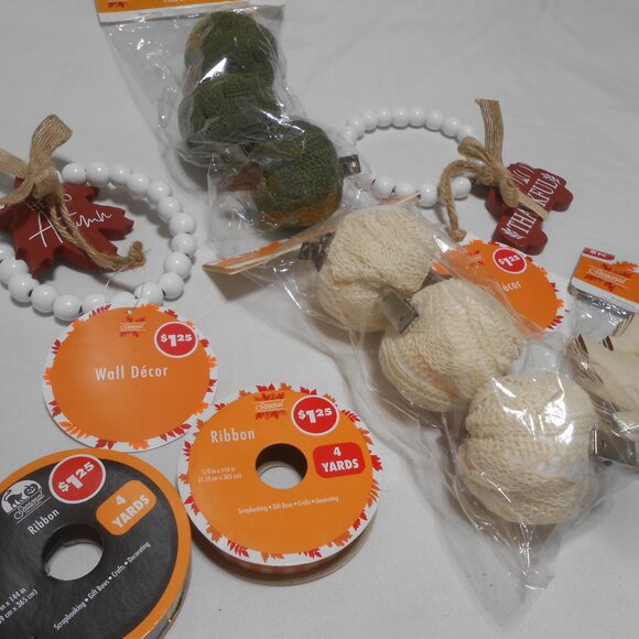 NEW LOT FALL HALLOWEEN THANKSGIVING THEMED ITEMS PUMPKINS CRAFT SWEATER CLIPS π - Picture 2 of 9